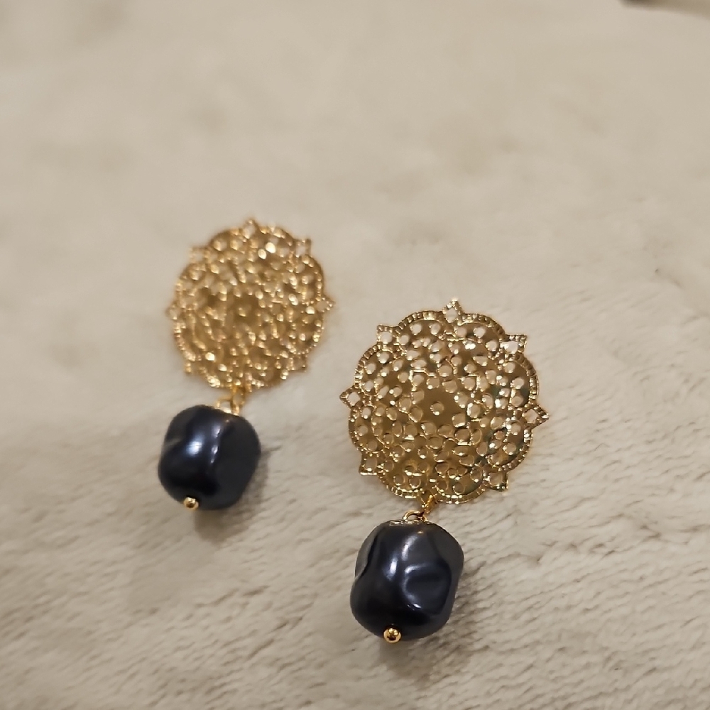 Elegant Gold and Black Earrings